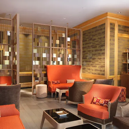 Hotel Rochester Champs Elysees Paris