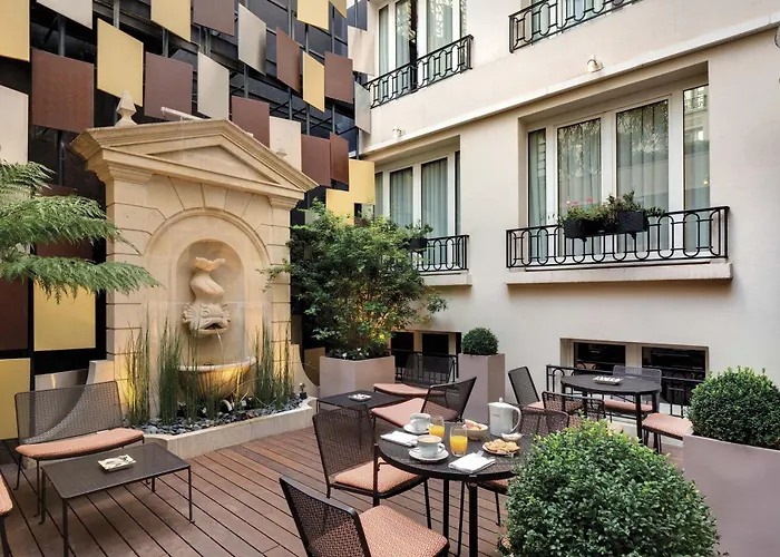 Hotell Rochester Champs Elysees 4*