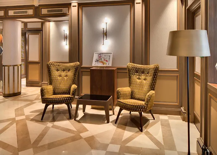 Rochester Champs Elysees Hotell 4*