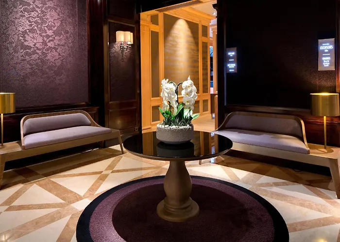 Hotell Rochester Champs Elysees 4*