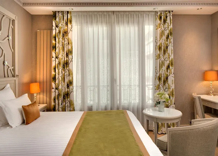 Rochester Champs Elysees