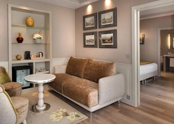 Rochester Champs Elysees Hotell 4*