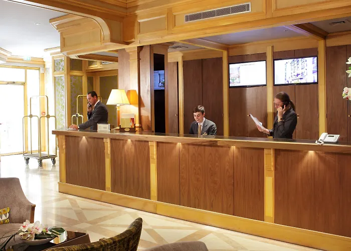 Rochester Champs Elysees Hotel Paris