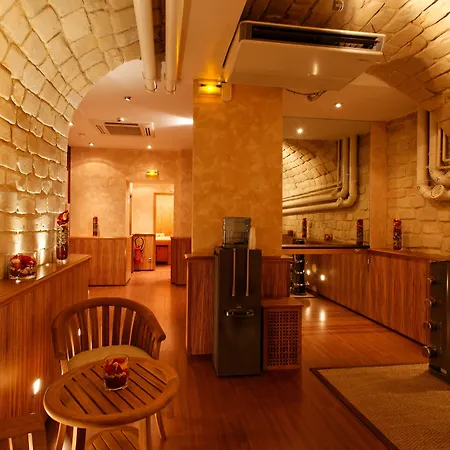 Rochester Champs Elysees Paris