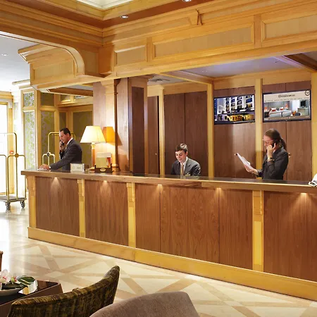 Hotell Rochester Champs Elysees