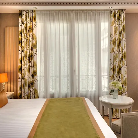 Rochester Champs Elysees