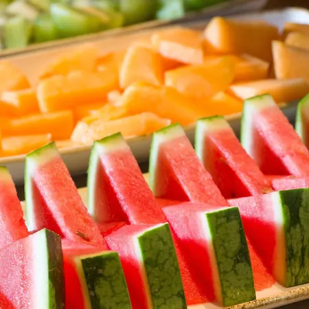 Hotel Rochester Champs Elysees Paris