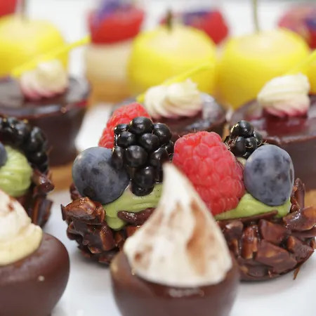 Hotel Rochester Champs Elysees 4*