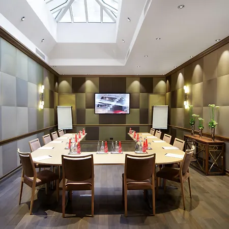 Hotel Rochester Champs Elysees 4*