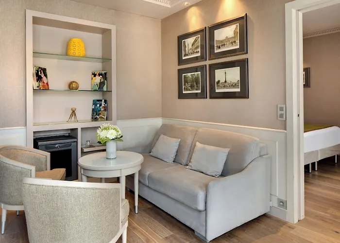 Rochester Champs Elysees Hotel