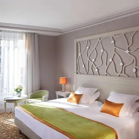 Hotel Rochester Champs Elysees 4*