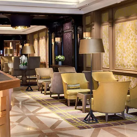 Hotel Rochester Champs Elysees Paris
