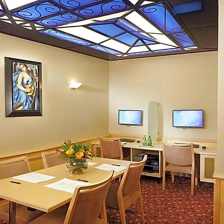 Rochester Champs Elysees Hotel