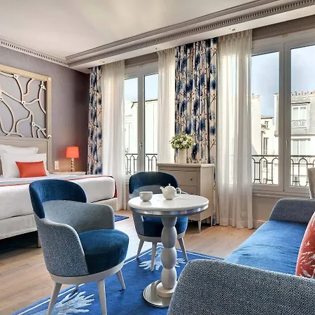 Hotel Rochester Champs Elysees 4*