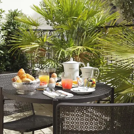 Rochester Champs Elysees Hotel 4*
