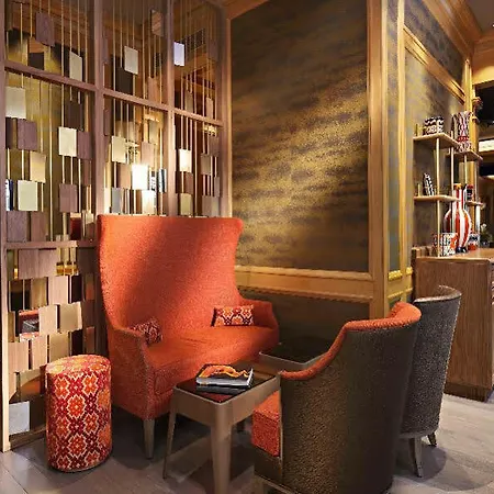 Rochester Champs Elysees Hotel
