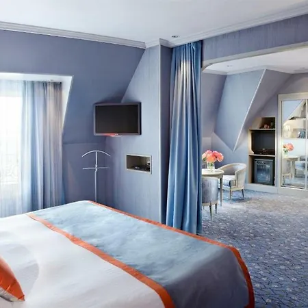 Rochester Champs Elysees