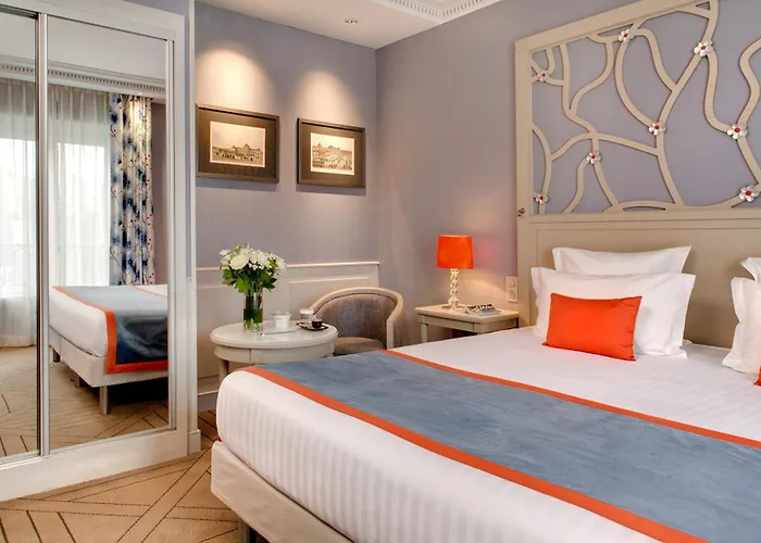 Отель Rochester Champs Elysees 4*