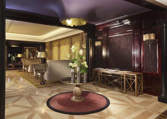 Rochester Champs Elysees Hotel 4*