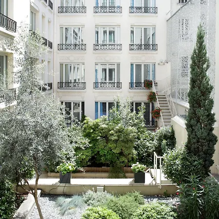 Rochester Champs Elysees Hotel