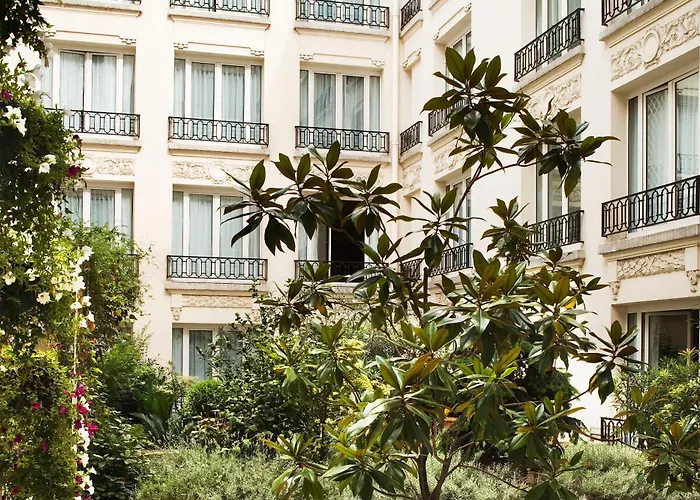 Rochester Champs Elysees Hotel